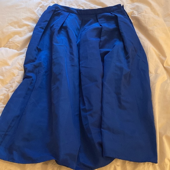 Lord & Taylor pleated blue skirt - Picture 3 of 6